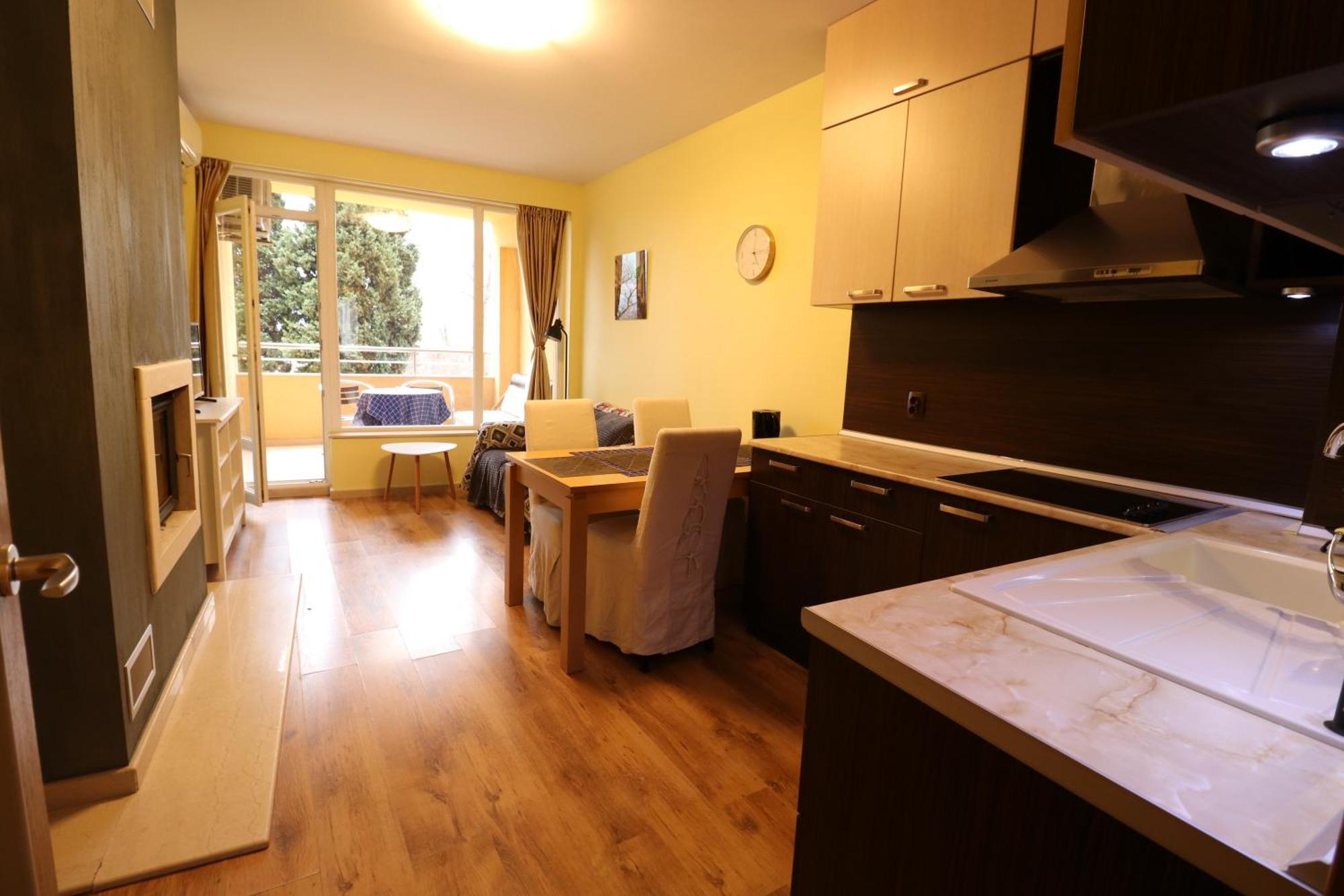 Varna Garden View Apartment Exteriör bild